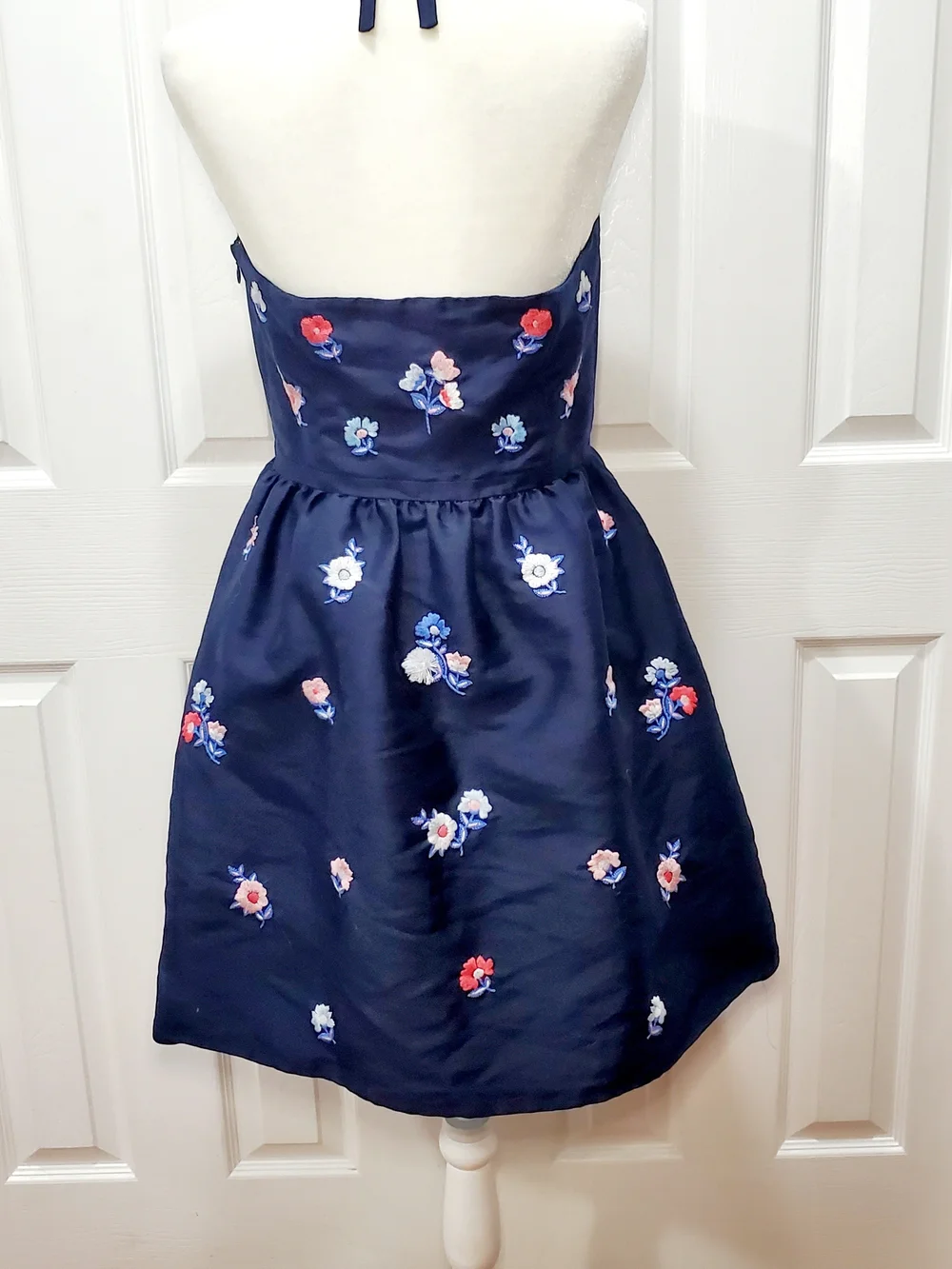 Kate Spade Pom Embroidered Floral Halter Dress Navy Size 8 Wedding Guest Hampton